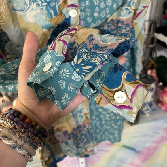 Vintage 100% silk Floral Patterned Button-Up Shirt KOOS women’s medium - Picture 3 of 7